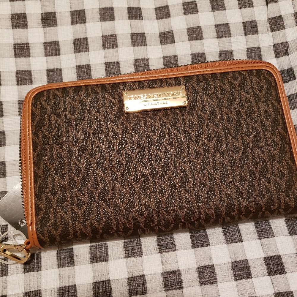 Jones New York signature wallet